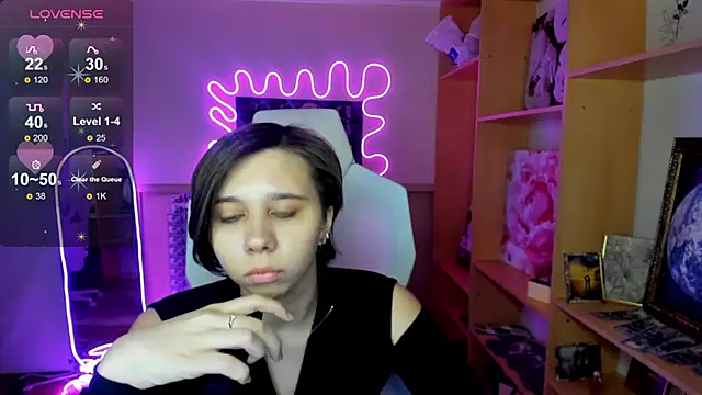 Snapshot of Scarlet_Sirenn chatting on 6, 2, 2026 Scarlet Sirenn online show from 6, 2, 2026