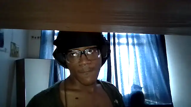 Snapshot of vexahleah chatting on 19, 7, 2026 vexahleah online show from 19, 7, 2026