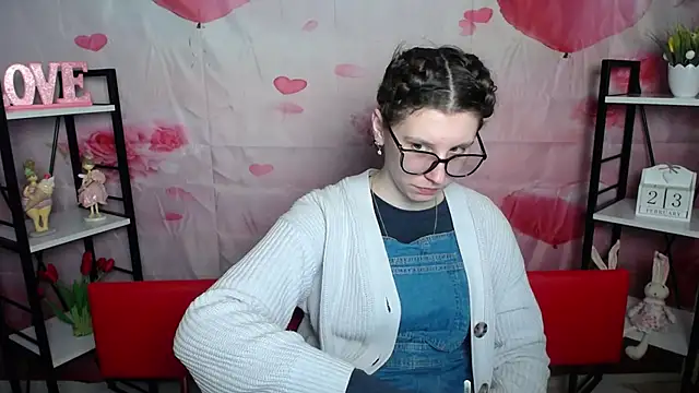 Snapshot of LilianaShine chatting on 23, 2, 2026 LilianaShine online show from 23, 2, 2026