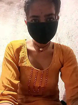 Snapshot of Sunali_Bendre chatting on 10, 5, 2026 Sunali Bendre online show from 10, 5, 2026