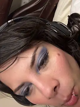 Isalove99 online show from 9, 2, 2026