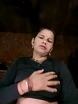 Snapshot of Pooja_sahu chatting on 2, 4, 2026 Pooja sahu online show from 2, 4, 2026