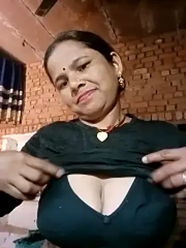 Snapshot of Pooja_sahu chatting on 5, 4, 2026 Pooja sahu online show from 5, 4, 2026
