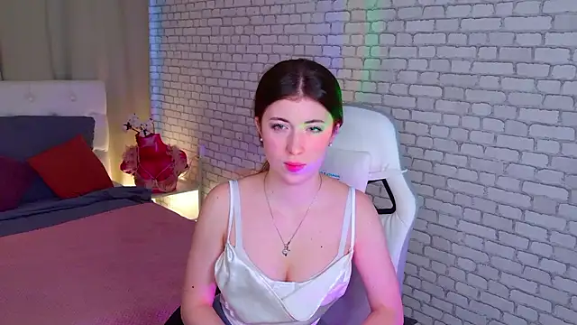 LunarDreamm online show from 3, 2, 2026