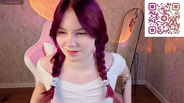 Julia Anis online show from 12, 4, 2026