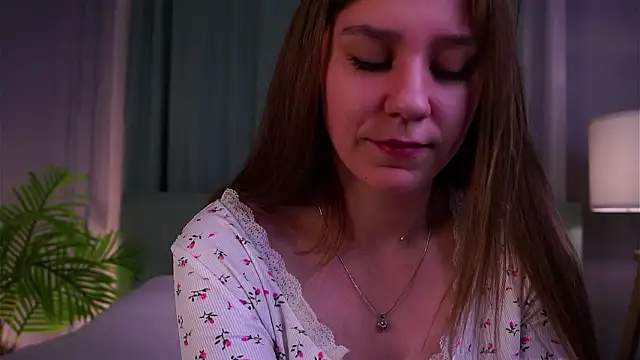 Snapshot of ShantellAngulo chatting on 4, 2, 2026 ShantellAngulo online show from 4, 2, 2026