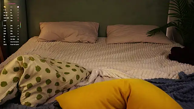 ShantellAngulo online show from 6, 4, 2026