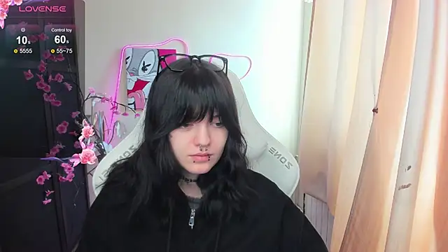 Emma Darkkk online show from 25, 2, 2026