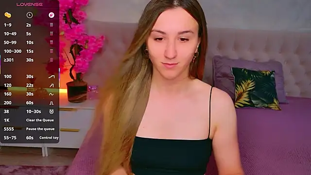Snapshot of JasminUqueen chatting on 8, 6, 2026 JasminUqueen online show from 8, 6, 2026