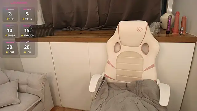 Susan Backer online show from 10, 4, 2026