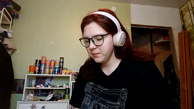 Snapshot of VannessaDillenbeck chatting on 4, 2, 2026 VannessaDillenbeck online show from 4, 2, 2026