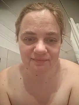 Snapshot of VitniKis chatting on 4, 2, 2026 VitniKis online show from 4, 2, 2026