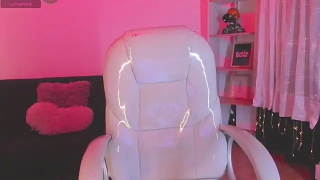 Sweet bellaa  online show from 18, 4, 2026