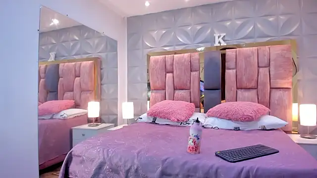 Snapshot of Paris_Velvet chatting on 23, 2, 2026 Paris Velvet online show from 23, 2, 2026