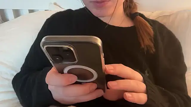 Snapshot of Lucyschickt chatting on 30, 4, 2026 Lucyschickt online show from 30, 4, 2026