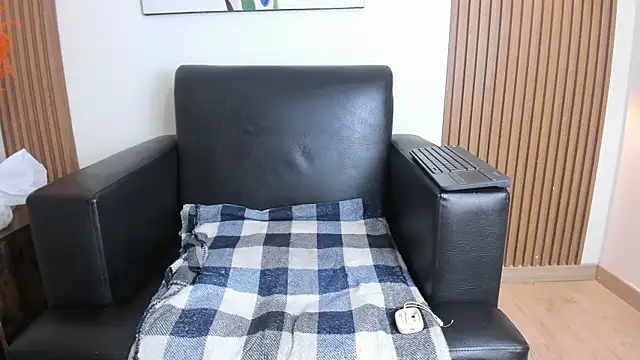 Lia Nova online show from 15, 4, 2026