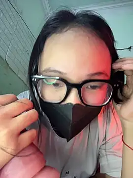 Snapshot of Leeeiuu chatting on 8, 2, 2026 Leeeiuu online show from 8, 2, 2026