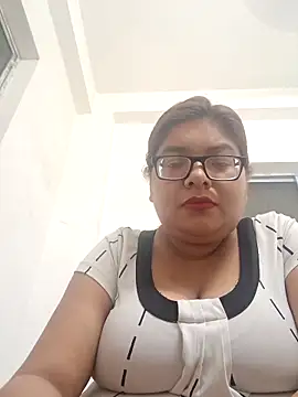 Elie Hallway online show from 11, 3, 2026