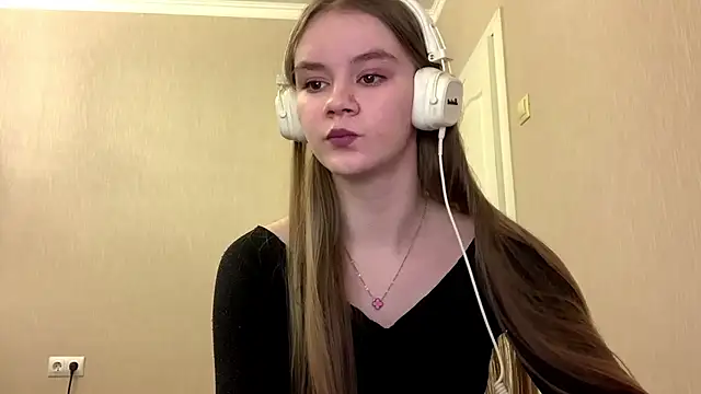 AgnesShy  online show from 21, 2, 2026