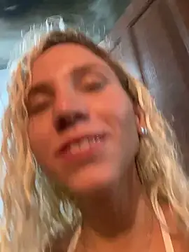 Snapshot of LoiraQuente69 chatting on 6, 2, 2026 LoiraQuente69 online show from 6, 2, 2026