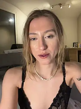 Snapshot of romyxxs chatting on 20, 2, 2026 romyxxs online show from 20, 2, 2026