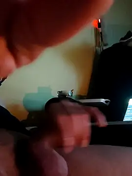 Snapshot of dollar_sub chatting on 5, 4, 2026 dollar sub online show from 5, 4, 2026