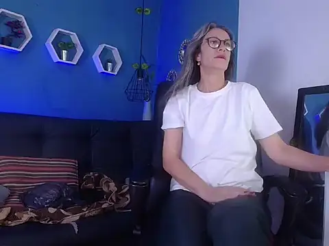 Snapshot of laurasofia45 chatting on 1, 3, 2026 laurasofia45 online show from 1, 3, 2026