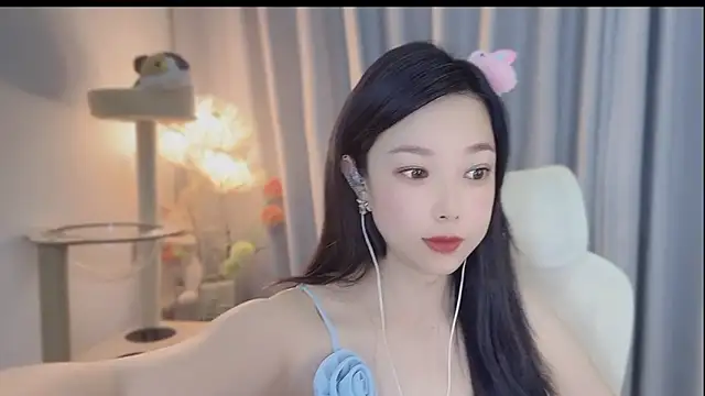 Snapshot of Yumi_yuni chatting on 8, 5, 2026 Yumi yuni online show from 8, 5, 2026