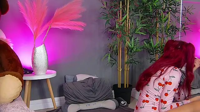 CrystalRedd online show from 3, 4, 2026