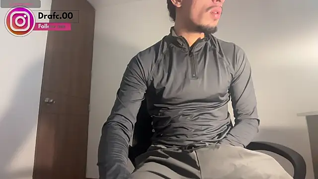 Snapshot of rafael_stone11 chatting on 21, 6, 2026 rafael stone11 online show from 21, 6, 2026