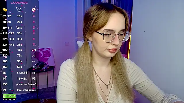 AdeLuna online show from 12, 3, 2026