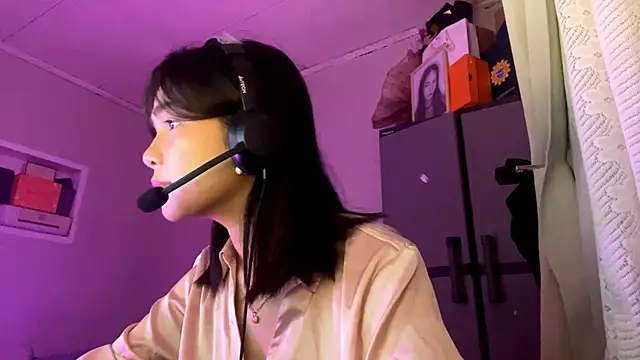 Snapshot of ConstancePorrini chatting on 2, 2, 2026 ConstancePorrini online show from 2, 2, 2026