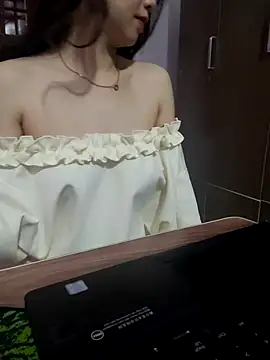 Snapshot of NinaKey chatting on 14, 4, 2026 NinaKey online show from 14, 4, 2026