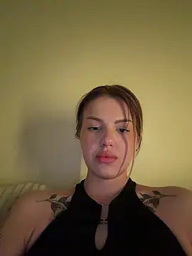 Snapshot of AkylinaGold chatting on 18, 4, 2026 AkylinaGold online show from 18, 4, 2026
