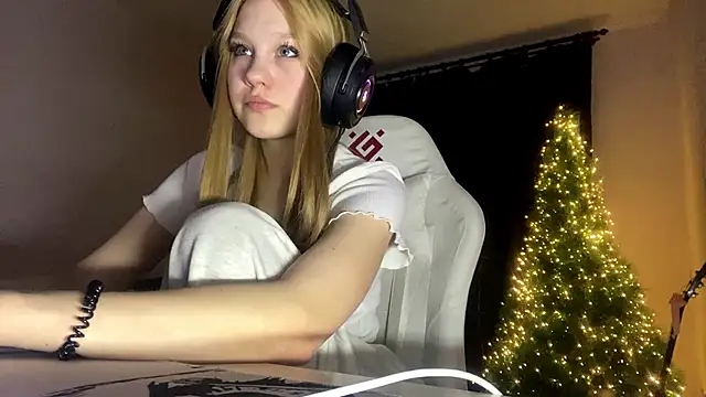 Snapshot of axin_burnell chatting on 4, 2, 2026 axin burnell online show from 4, 2, 2026