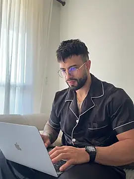 Snapshot of Jeremy_Harden chatting on 1, 3, 2026 Jeremy Harden online show from 1, 3, 2026