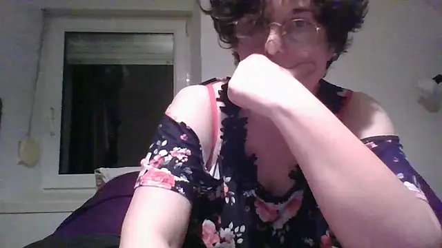 OIseauNoir88 online show from 4, 4, 2026