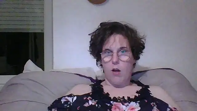 OIseauNoir88 online show from 22, 4, 2026