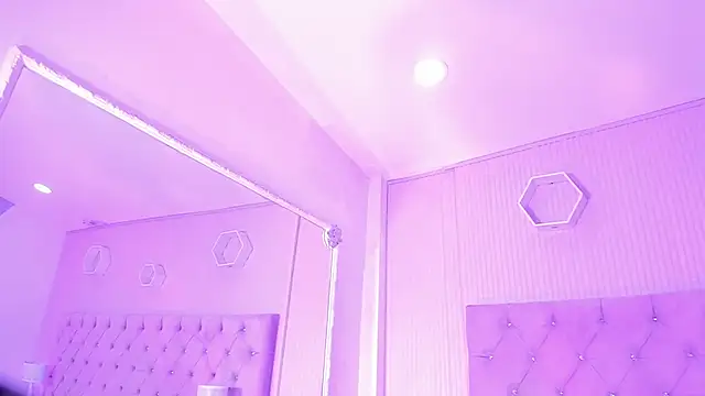 Snapshot of JazminRusso_ chatting on 5, 2, 2026 JazminRusso online show from 5, 2, 2026