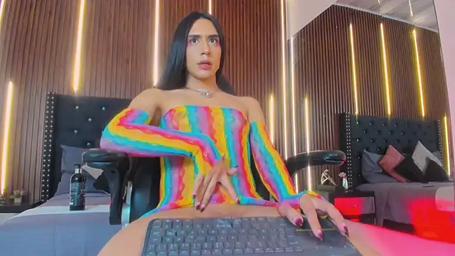 Viannca   online show from 10, 4, 2026