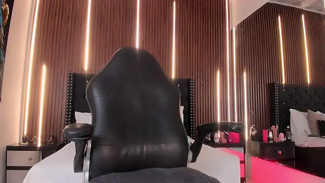 Viannca   online show from 17, 4, 2026