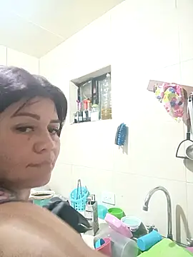 Erica  brooks online show from 22, 4, 2026