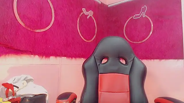 Snapshot of isabella_vogue chatting on 15, 2, 2026 isabella vogue online show from 15, 2, 2026