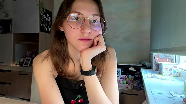 Miaaa Moon online show from 7, 4, 2026