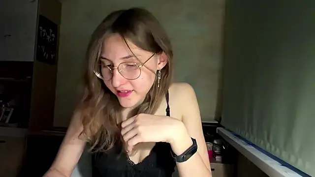 Snapshot of Miaaa_Moon chatting on 25, 6, 2026 Miaaa Moon online show from 25, 6, 2026