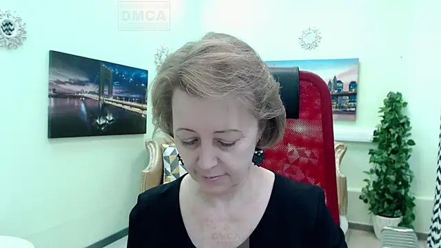 MONA W online show from 13, 4, 2026