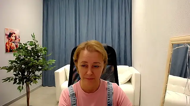 Snapshot of MONA_W chatting on 27, 5, 2026 MONA W online show from 27, 5, 2026