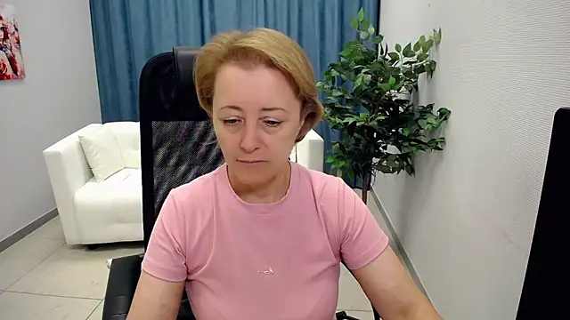 Snapshot of MONA_W chatting on 14, 6, 2026 MONA W online show from 14, 6, 2026