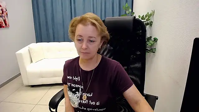 Snapshot of MONA_W chatting on 17, 6, 2026 MONA W online show from 17, 6, 2026