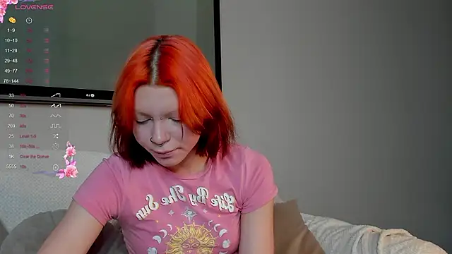 Snapshot of Leah_Castro chatting on 4, 2, 2026 Leah Castro online show from 4, 2, 2026